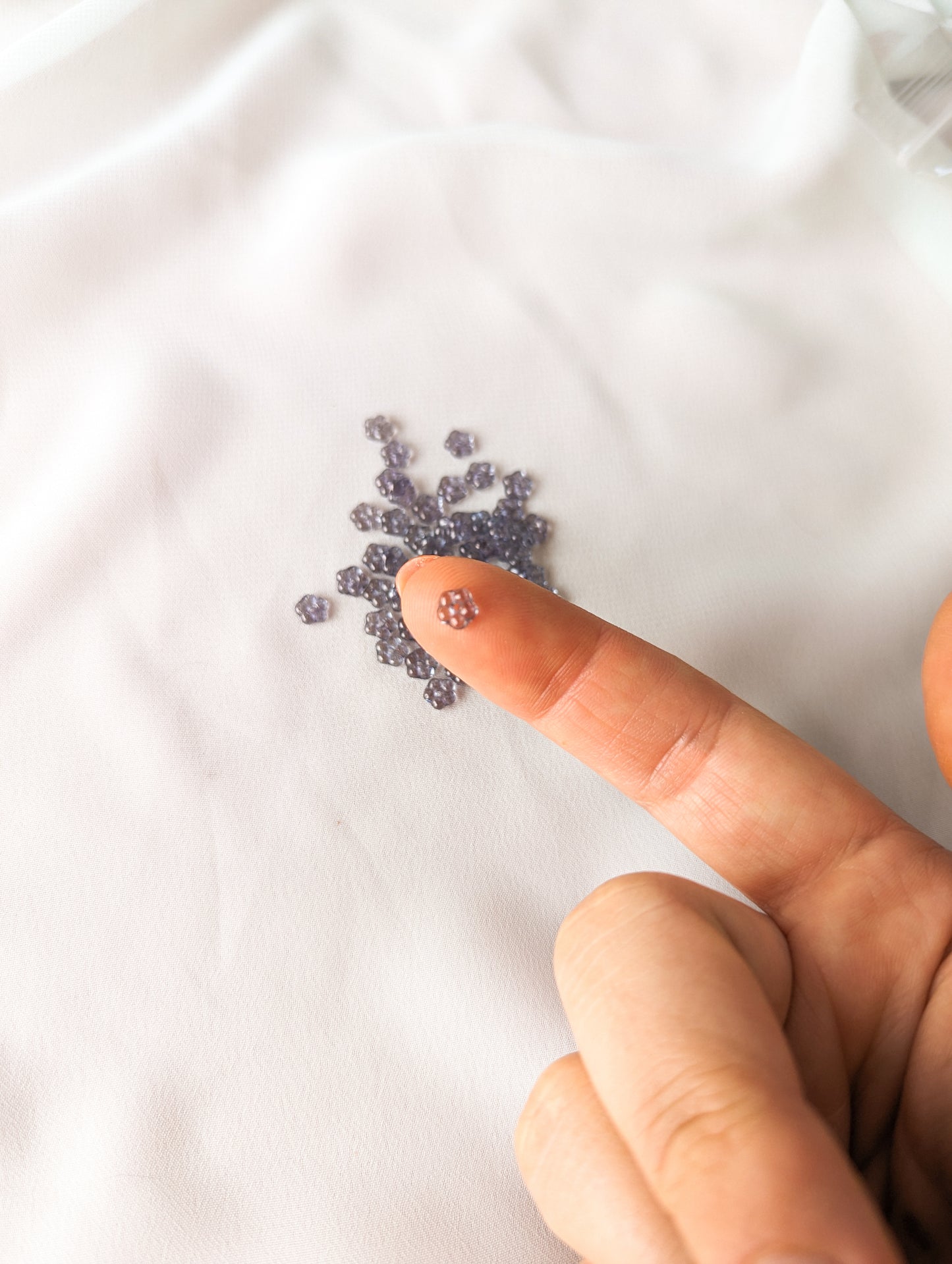 Flowers - Lumi Amethyst - 5mm with Center Hole