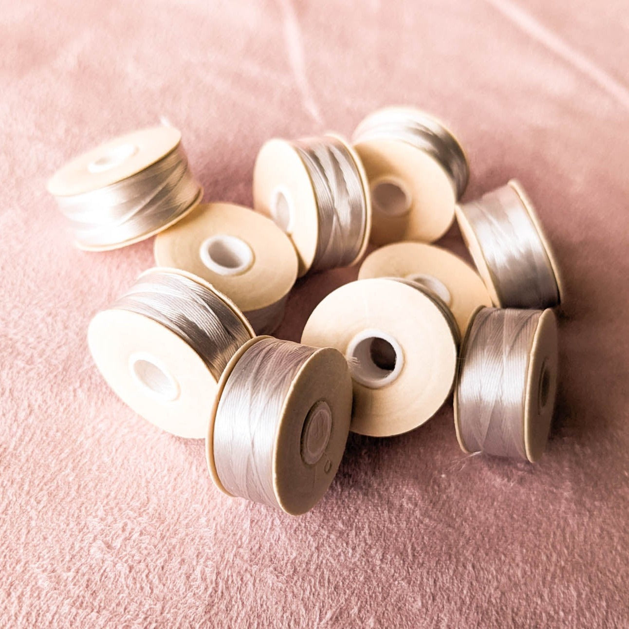 Nymo - Sterling (Cool Light Gray)