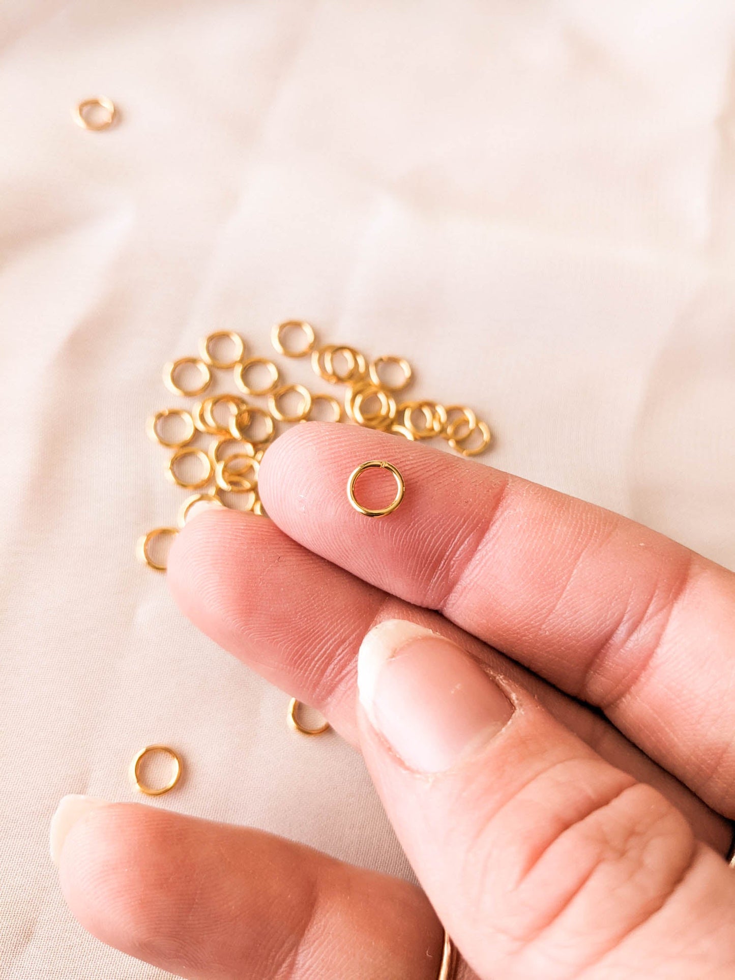 50 Pack - 6mm Jump Rings - Gold Plated Brass - 20 Gauge Wire