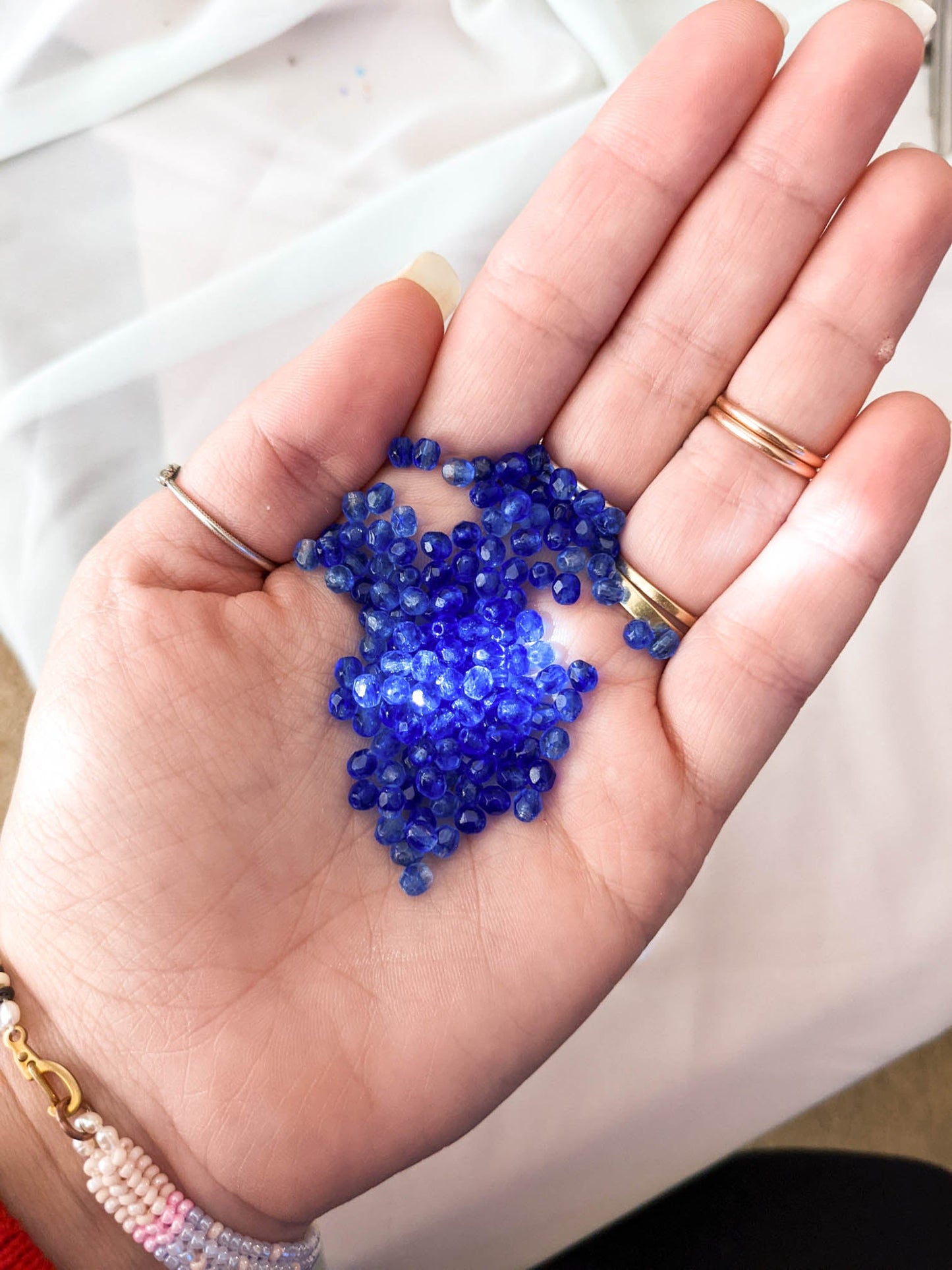 Hurricane Surfs Up - Cobalt Swirl - 4mm - Fire Polish Faceted Crystals