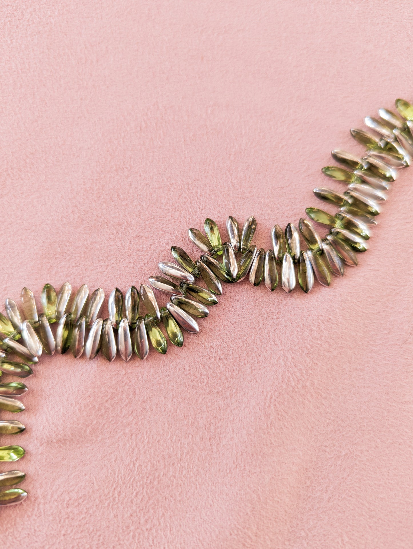 Peridot Half Silver - 3x11mm Mini Daggers