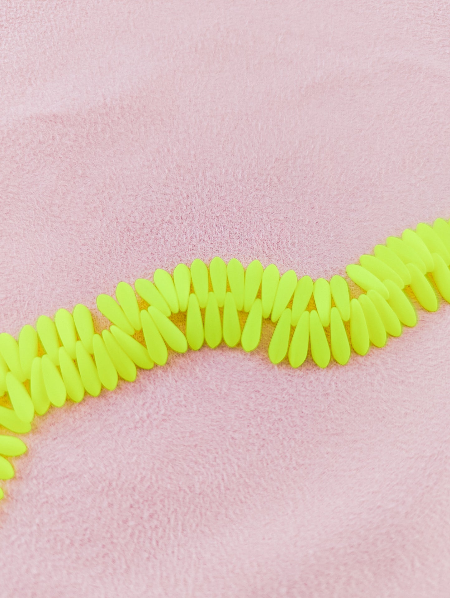 Matte Neon Yellow - 3x11mm Mini Daggers