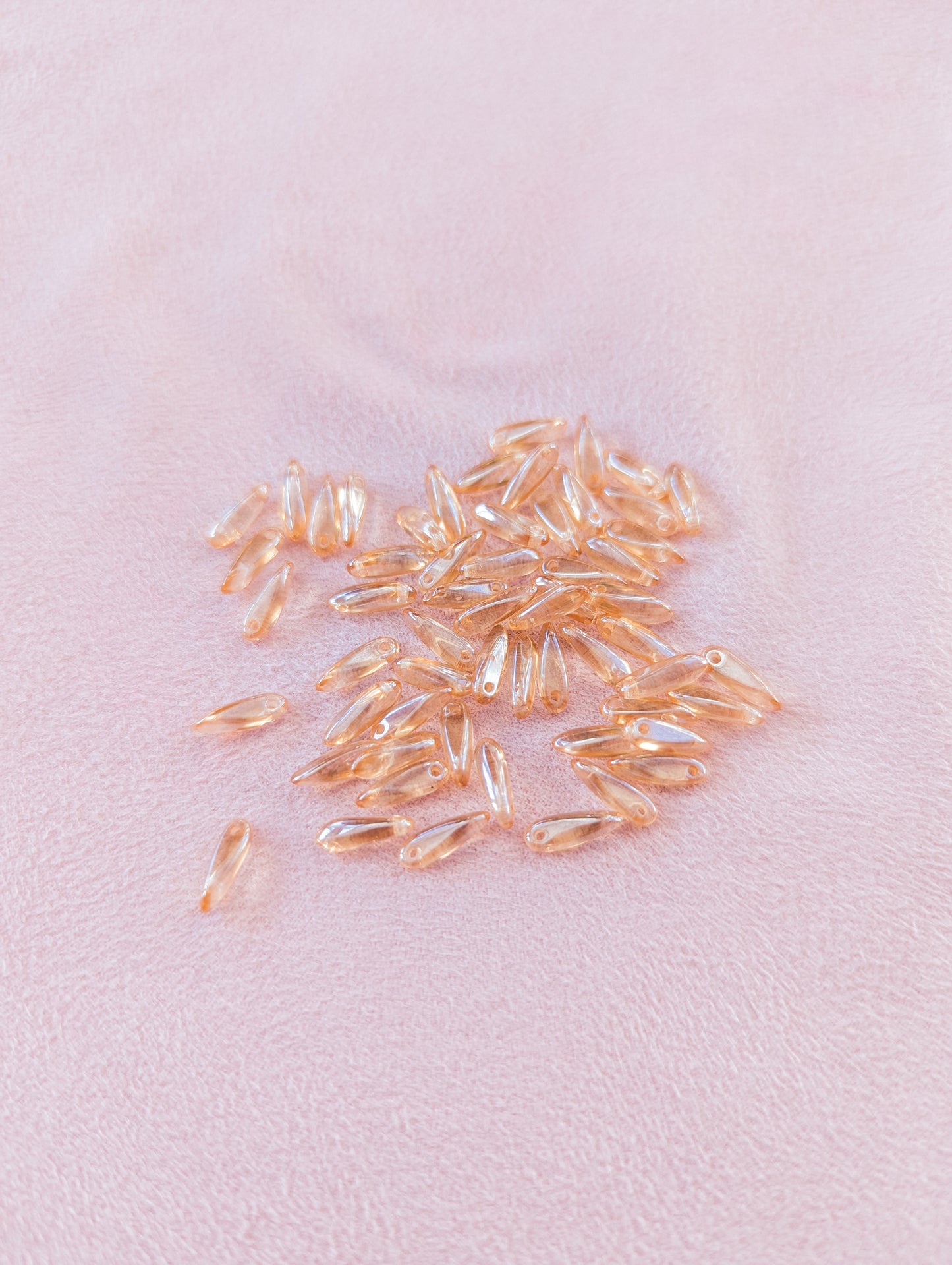 Champagne - Transparent Glass - 3x11mm Mini Daggers