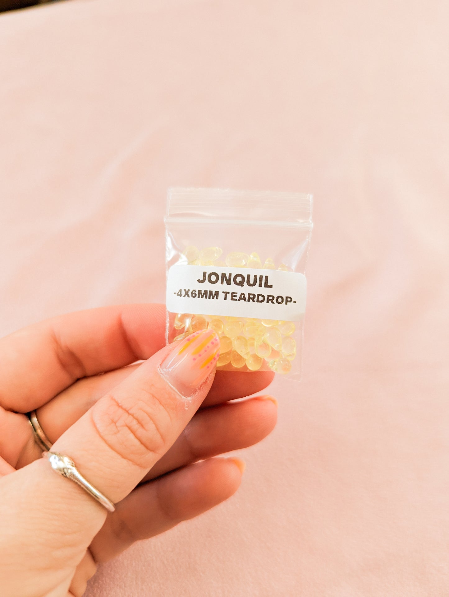 Jonquil - 4x6mm - Glass Teardrop