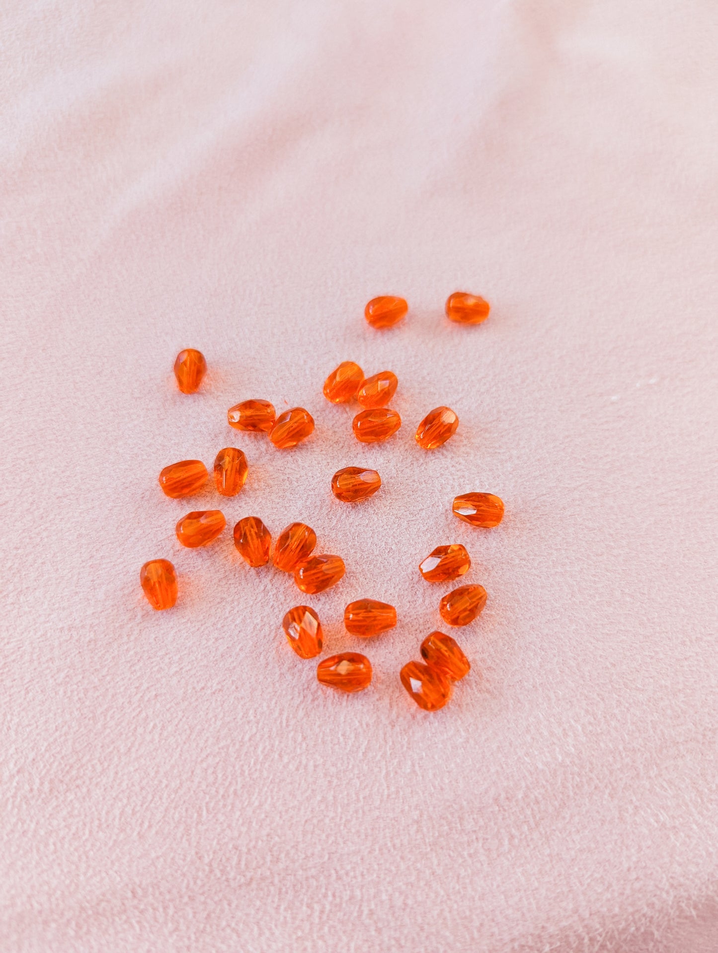 Hyacinth - Faceted Teardrops - 5x7mm with Vertical Hole