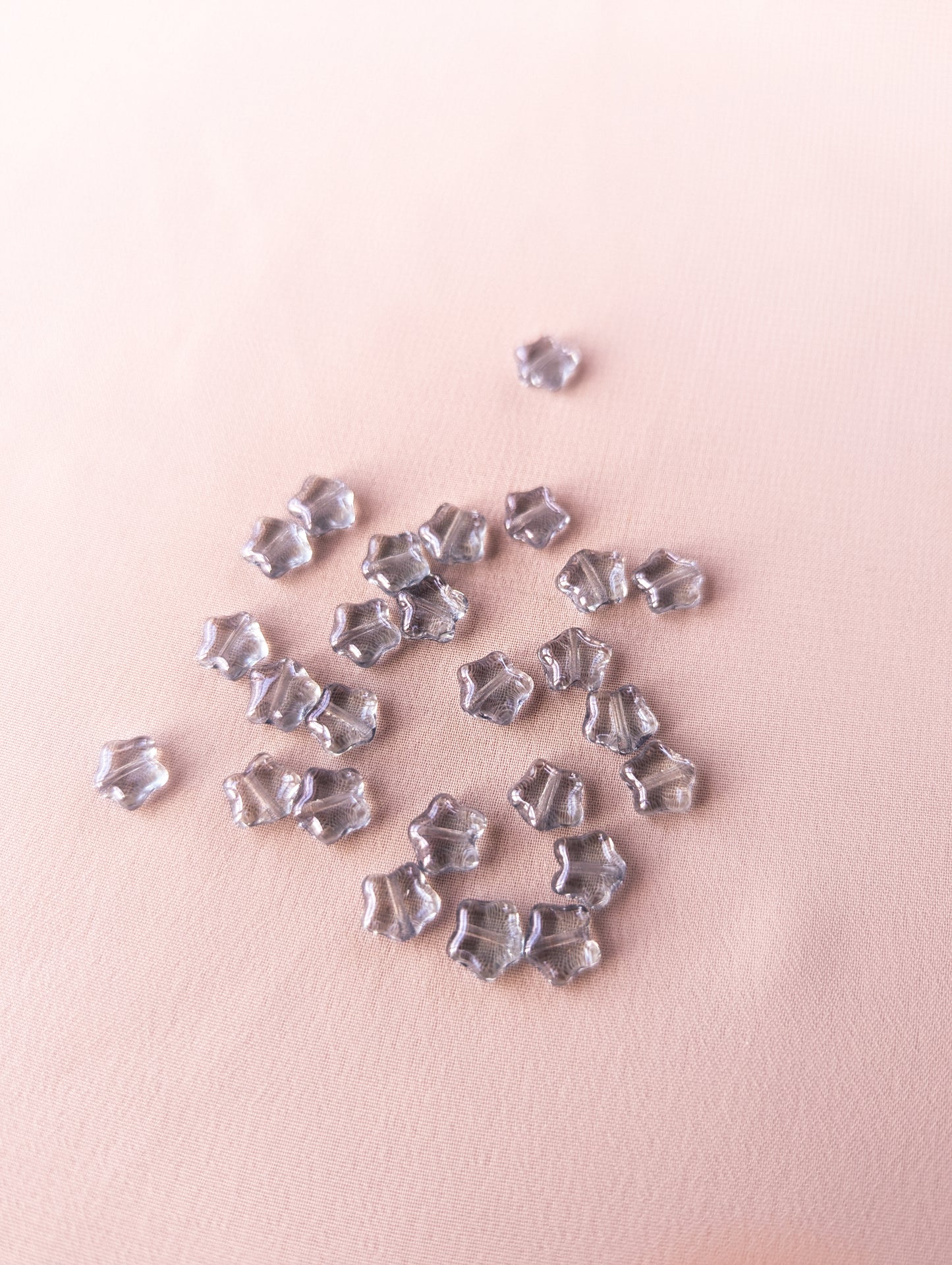 Lumi Blue - 8mm Puffy Glass Star - Pack of 25