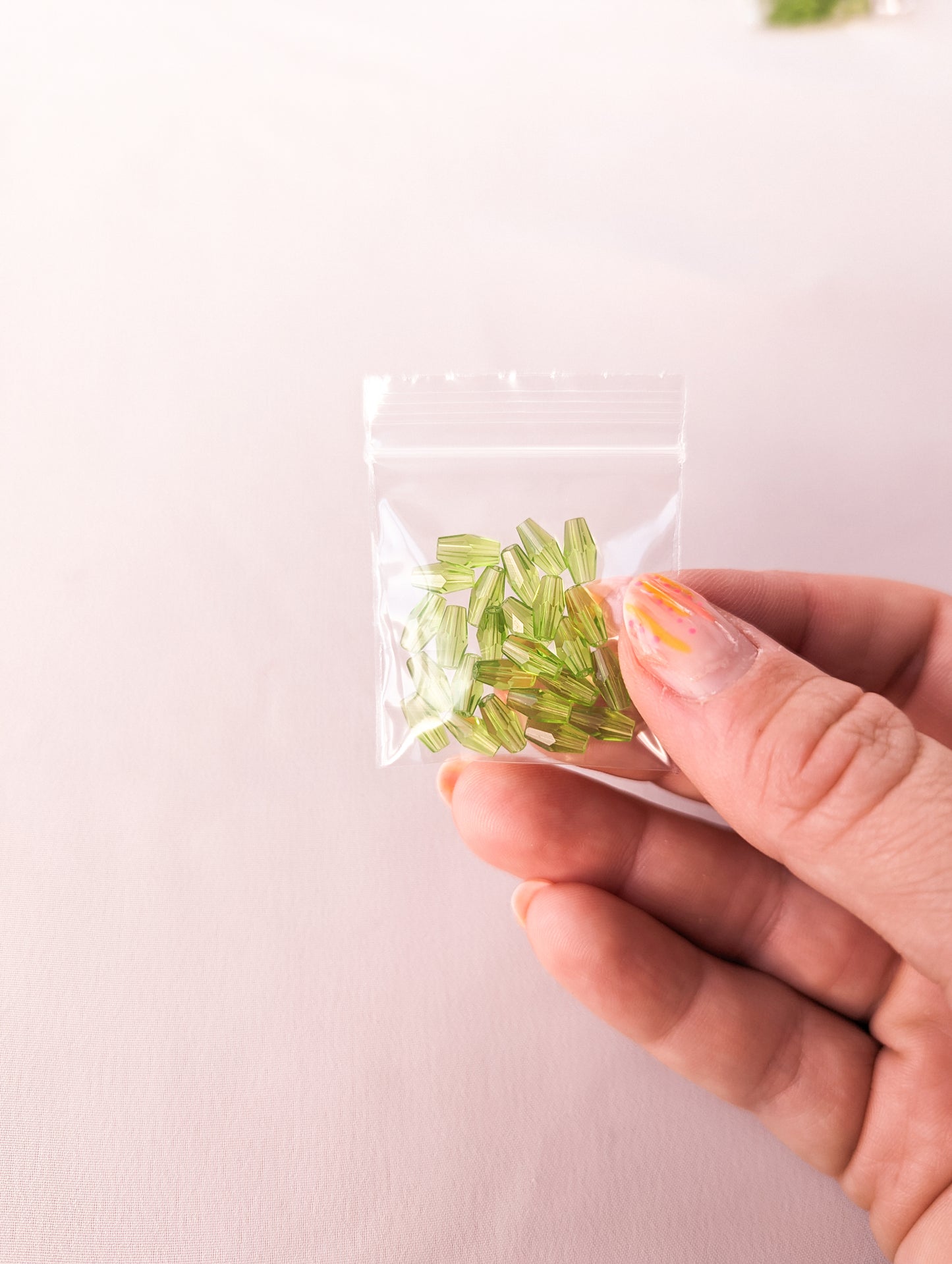 Peridot - Hand Cut Lantern - Pack of 25