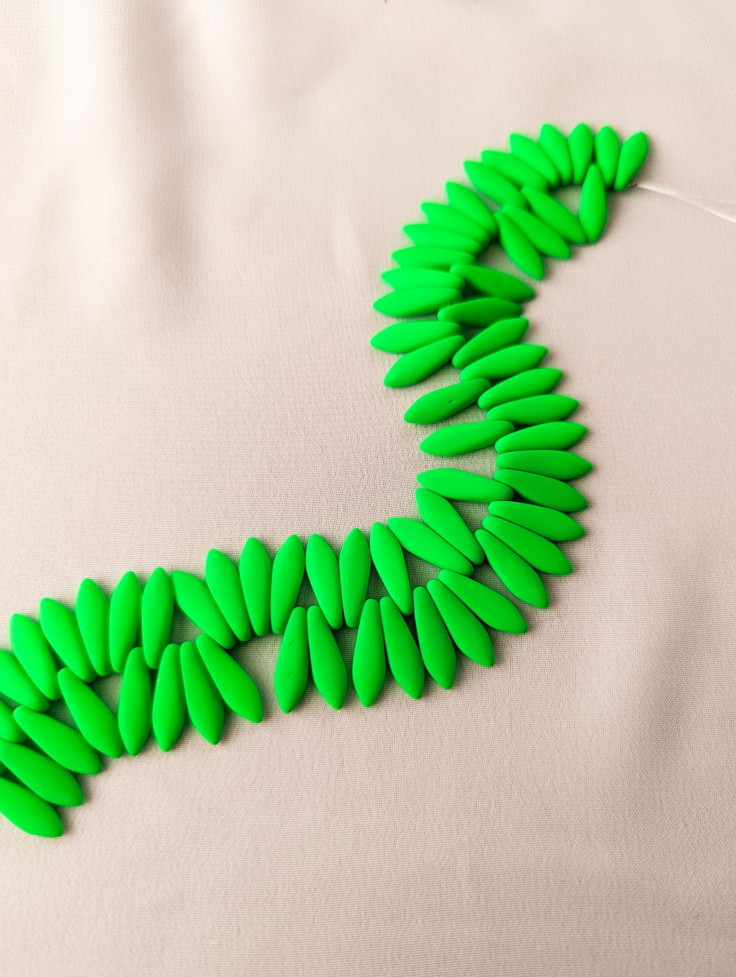 Matte Neon Green - 5x16mm Daggers
