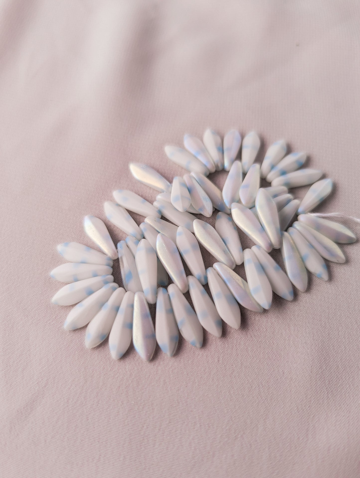 Cloudy Sky Luster - 5x16mm Daggers