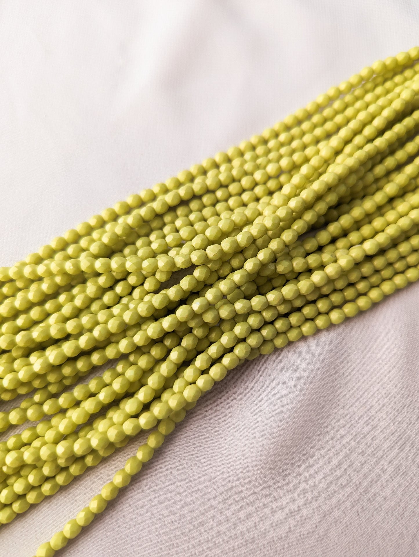Pacifica Honey Dew - Chartreuse - 4mm - Fire Polish Faceted Crystals