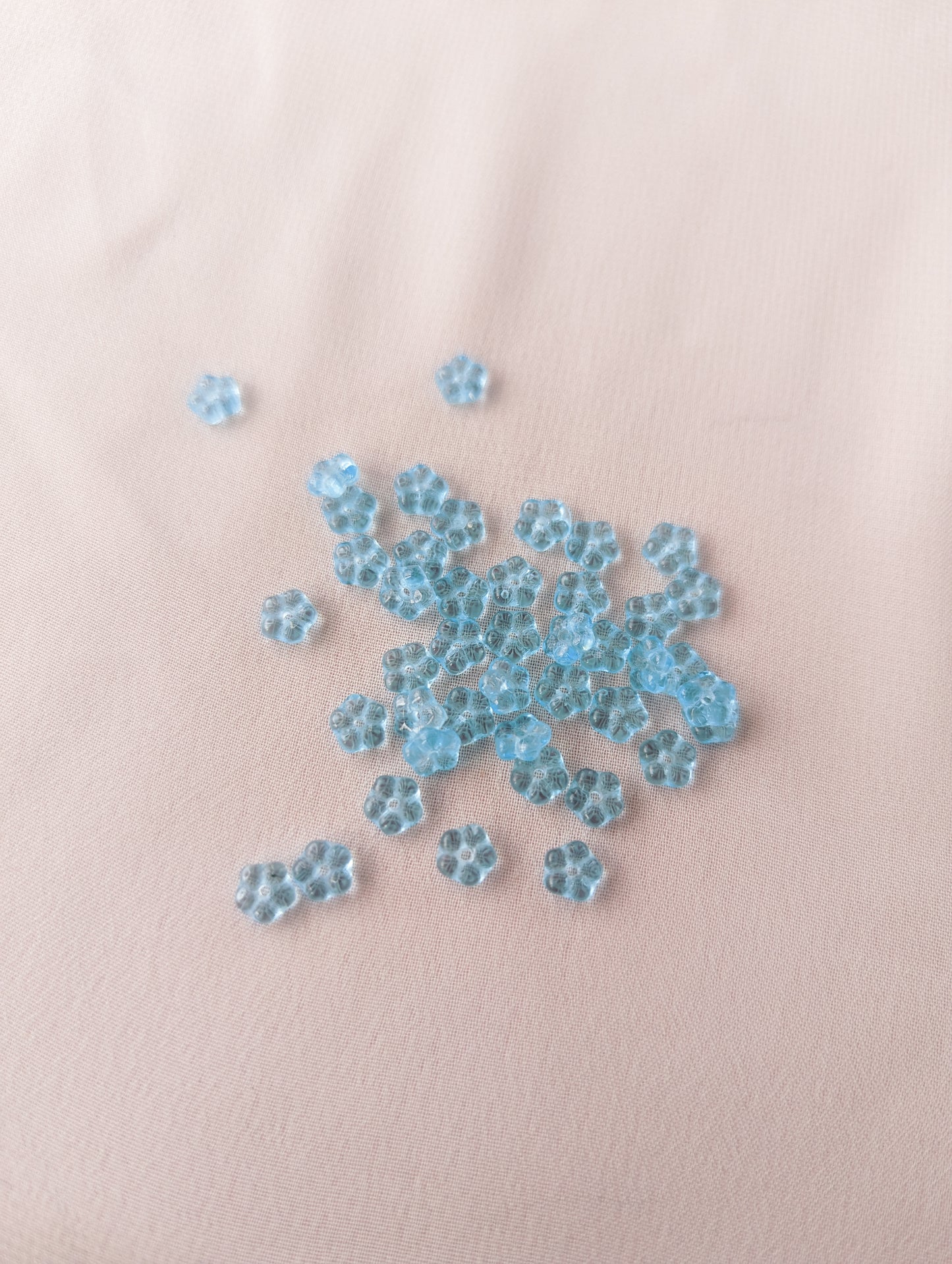 Flowers - Aqua Sky Blue - 5mm with Center Hole