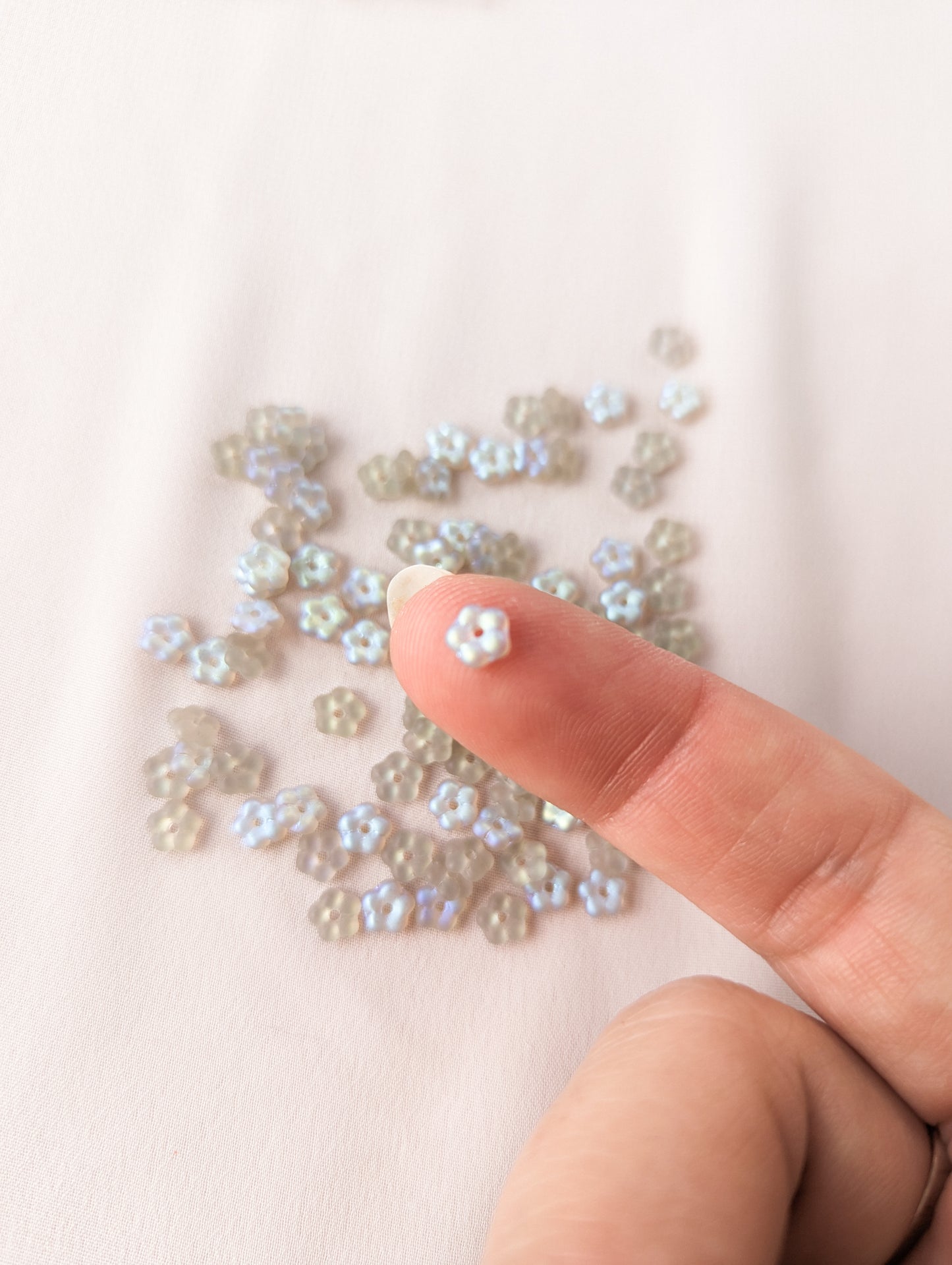 Flowers - Frosted Black Diamond (Light Warm Gray) AB - 5mm with Center Hole