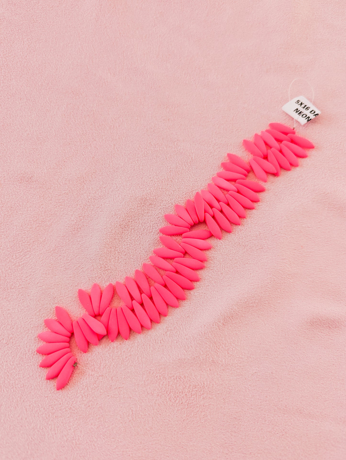 Matte Neon Pink - 5x16mm Daggers